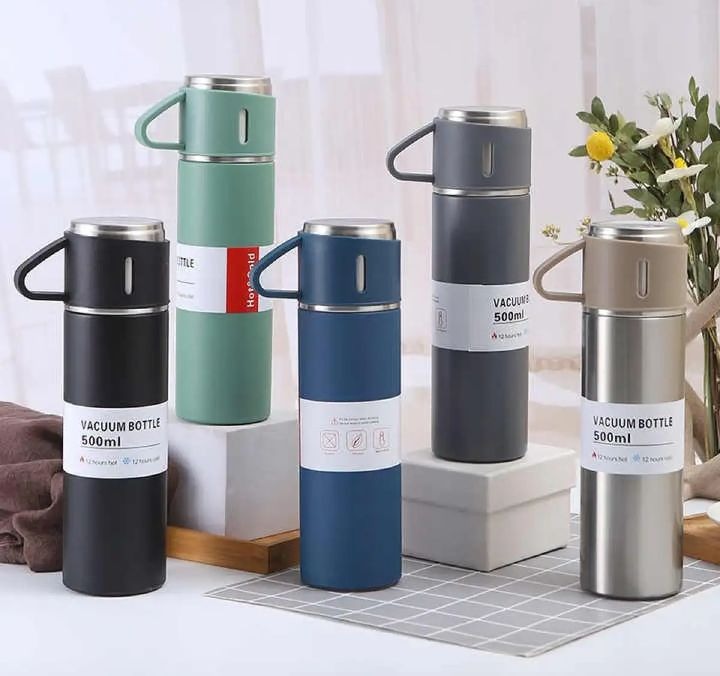 500ml Insulated Vacuum Bottle – Leakproof, Stainless Steel Travel Flask (Random Color)